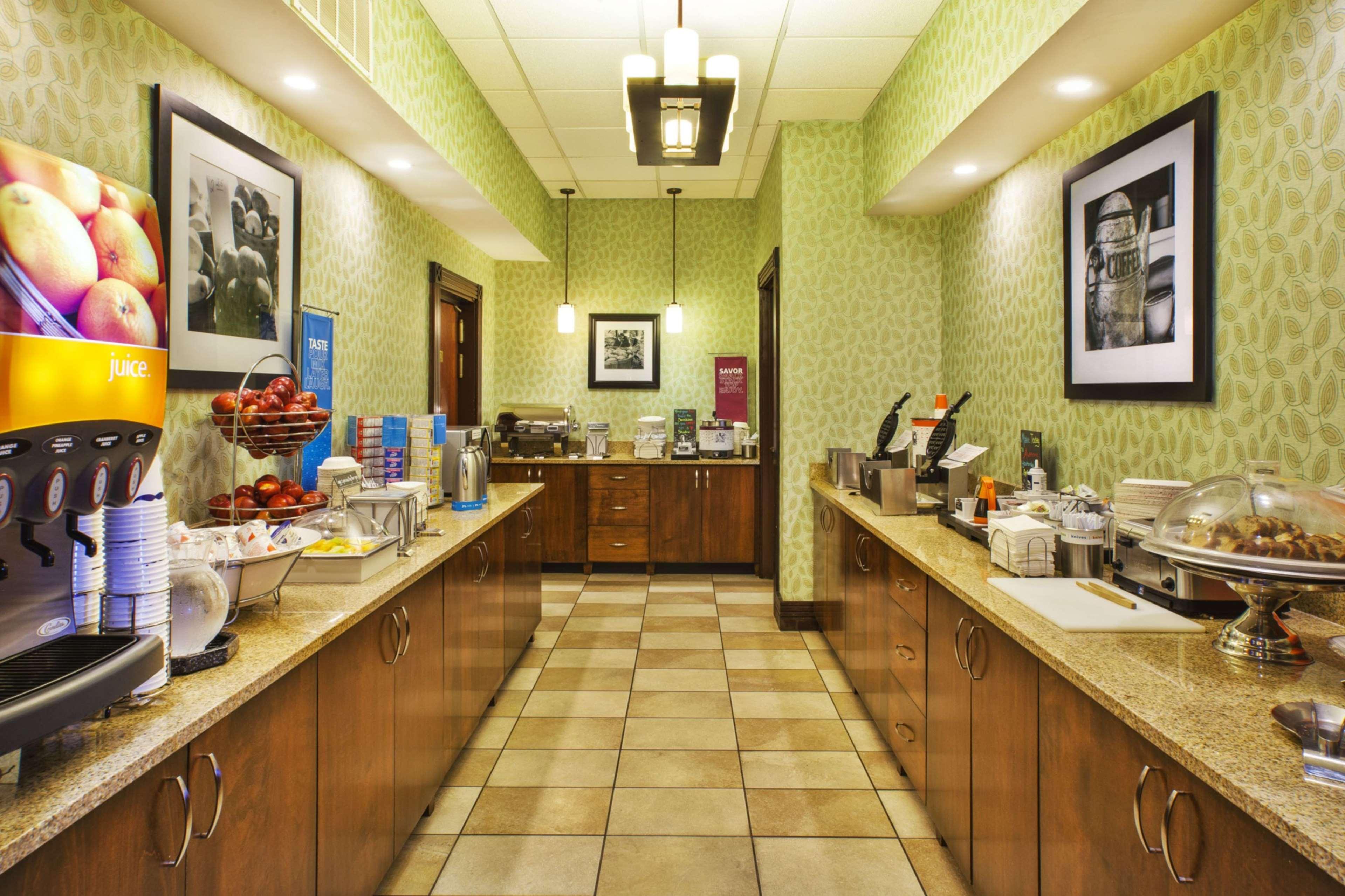 Hampton Inn Гейлорд Экстерьер фото