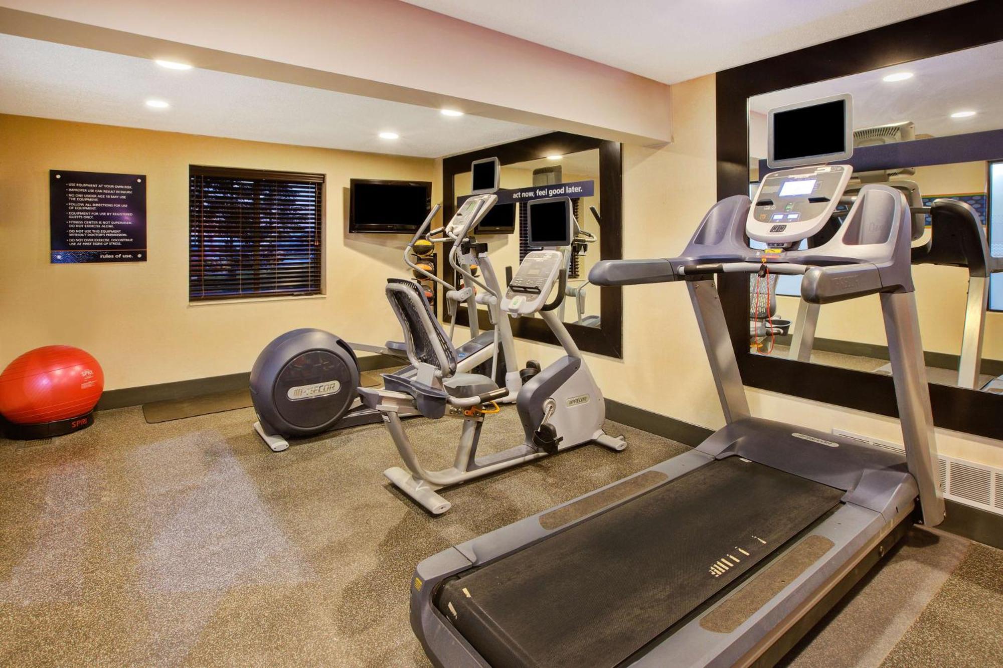Hampton Inn Гейлорд Экстерьер фото