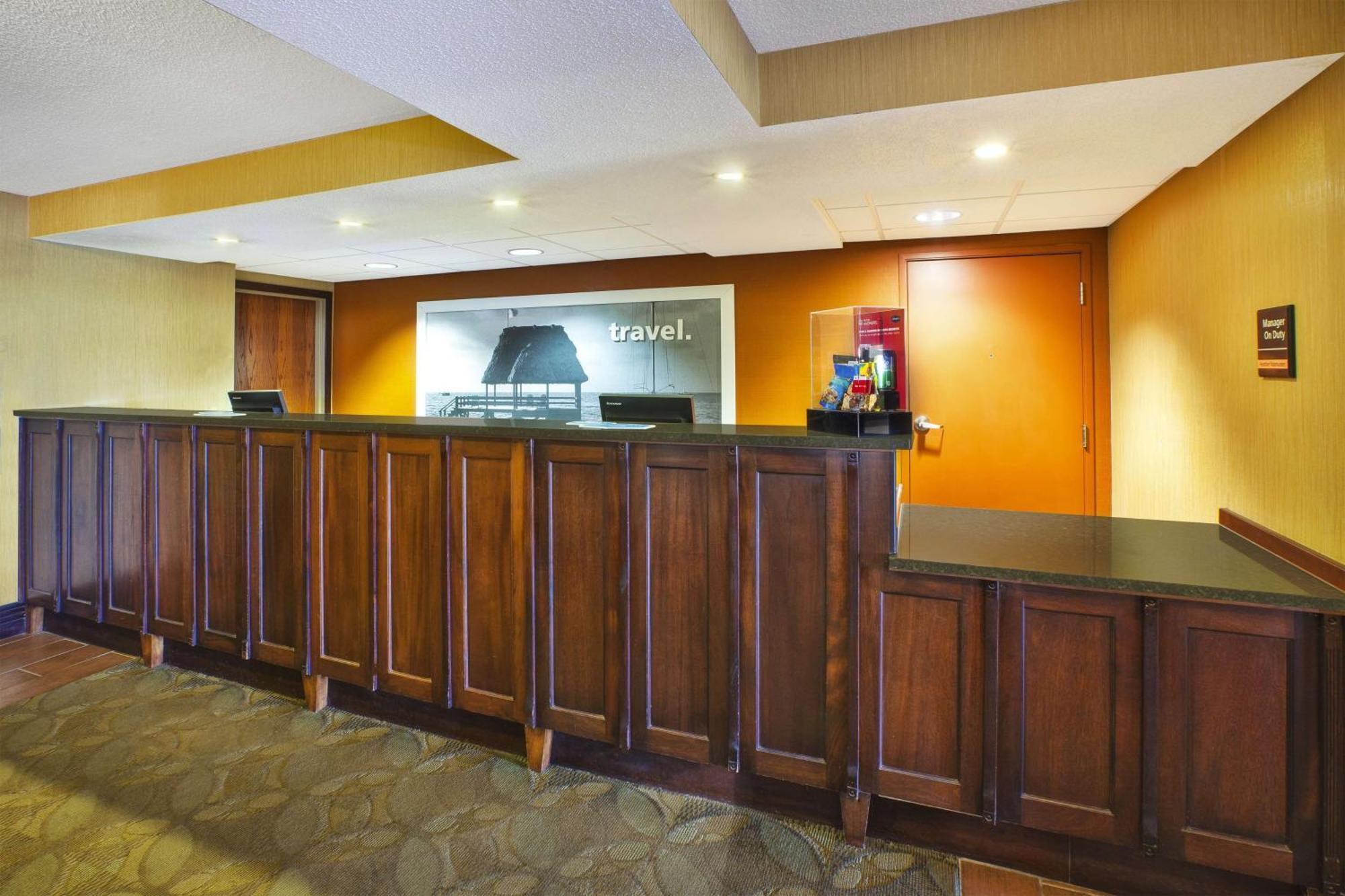 Hampton Inn Гейлорд Экстерьер фото