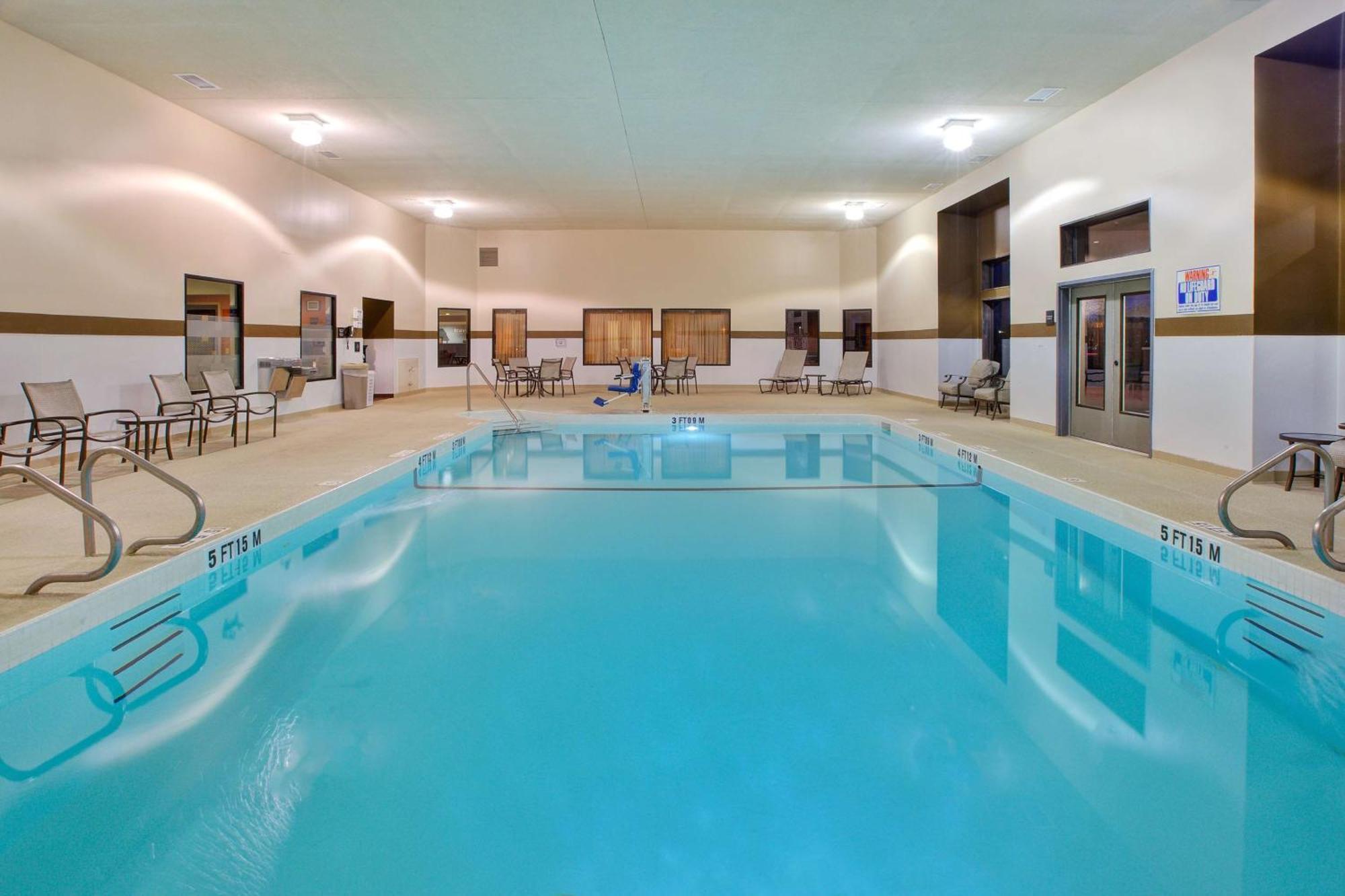 Hampton Inn Гейлорд Экстерьер фото