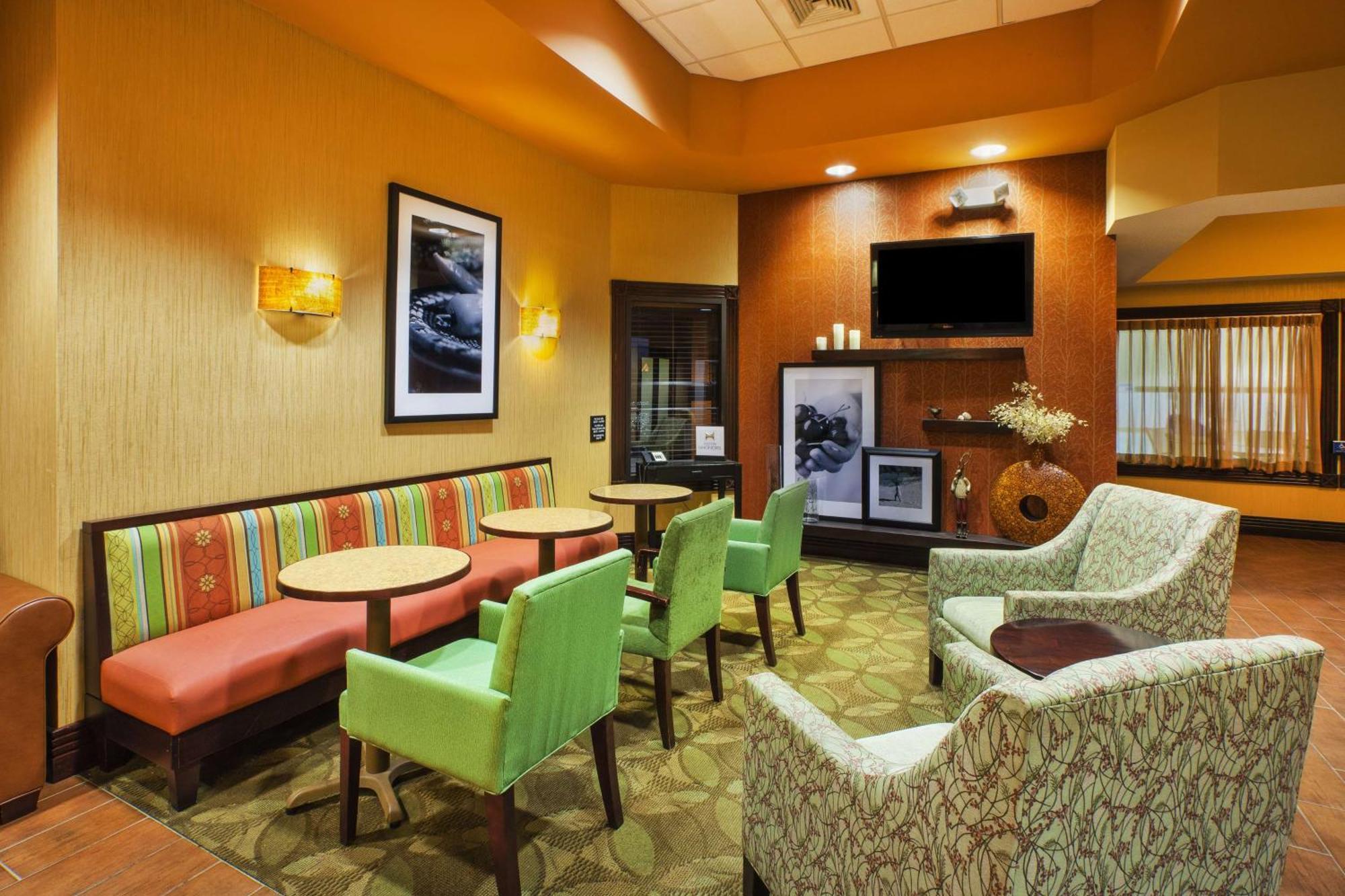 Hampton Inn Гейлорд Экстерьер фото